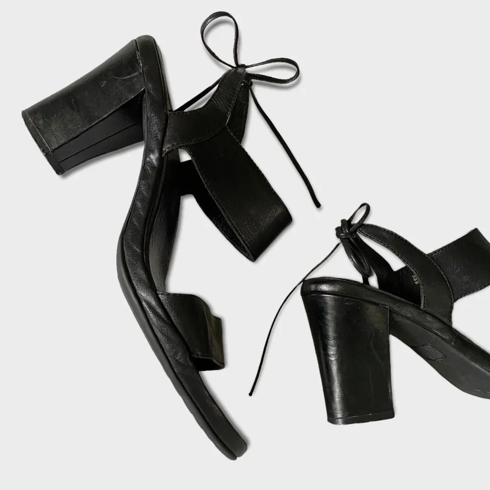 ONO black cushioned‎ insole comfort heels sandals 11 M Cara tie back